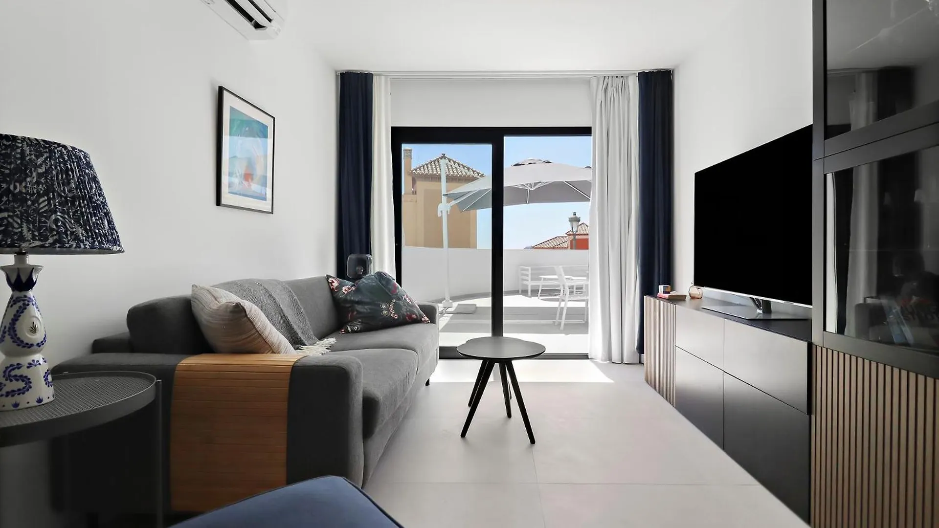 公寓 Nerja Apartamento Con Piscina Y Garaje